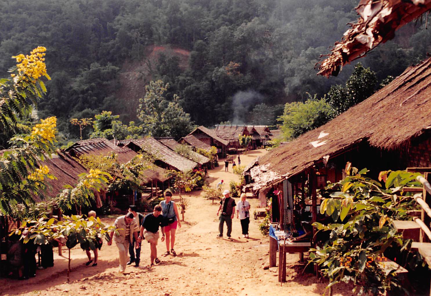 カレン族（首長族）の村で出会った観光客