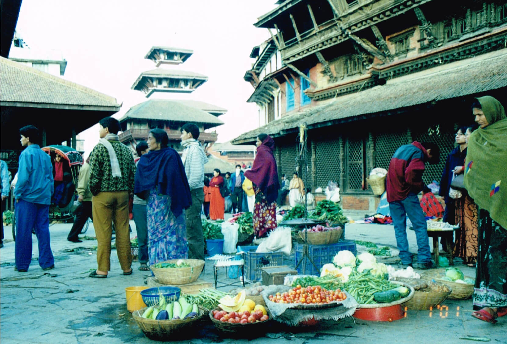 ダルバール広場で野菜を売る女性